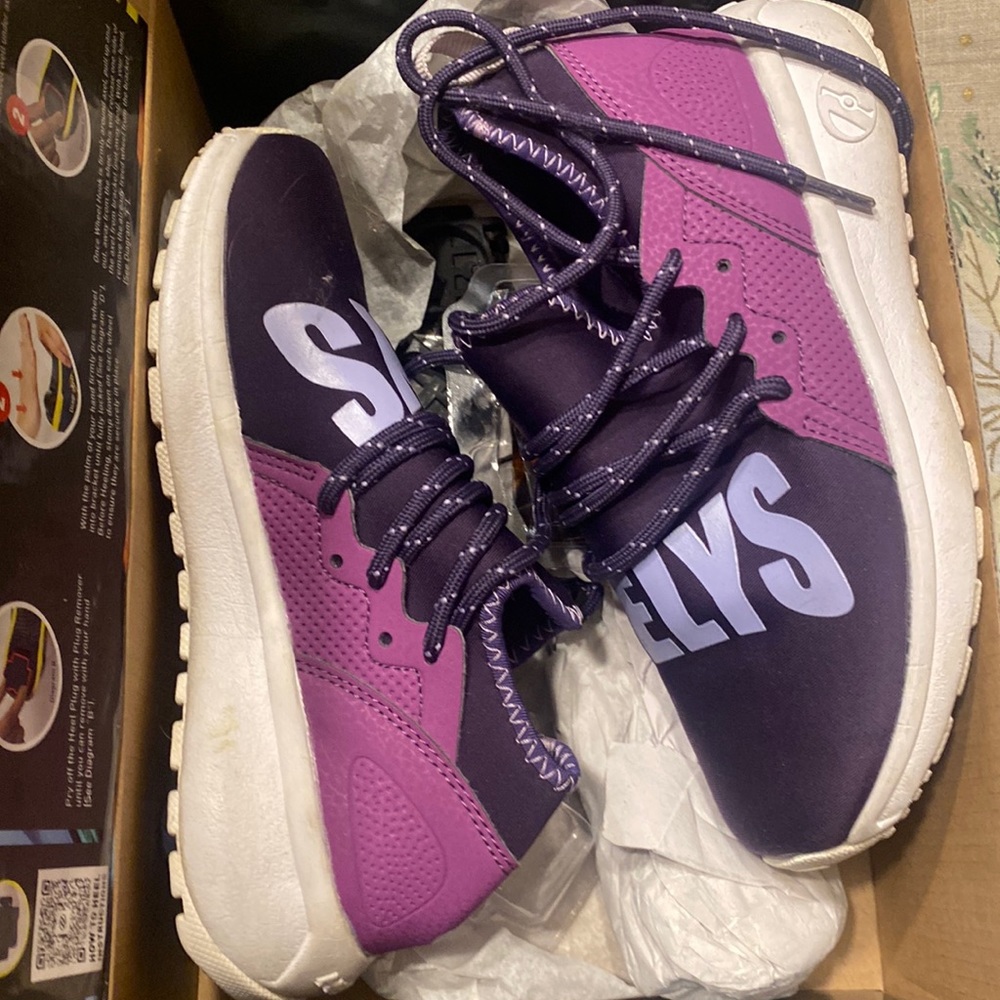 Heelys size 2 youth.